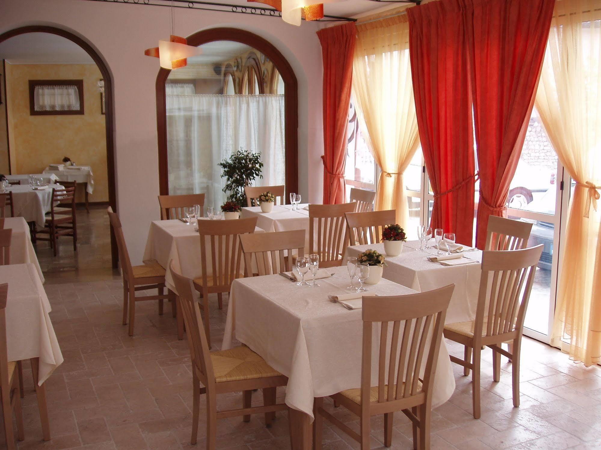 Locanda Ai Archi Di Andreola Monica Farra di Soligo Bagian luar foto