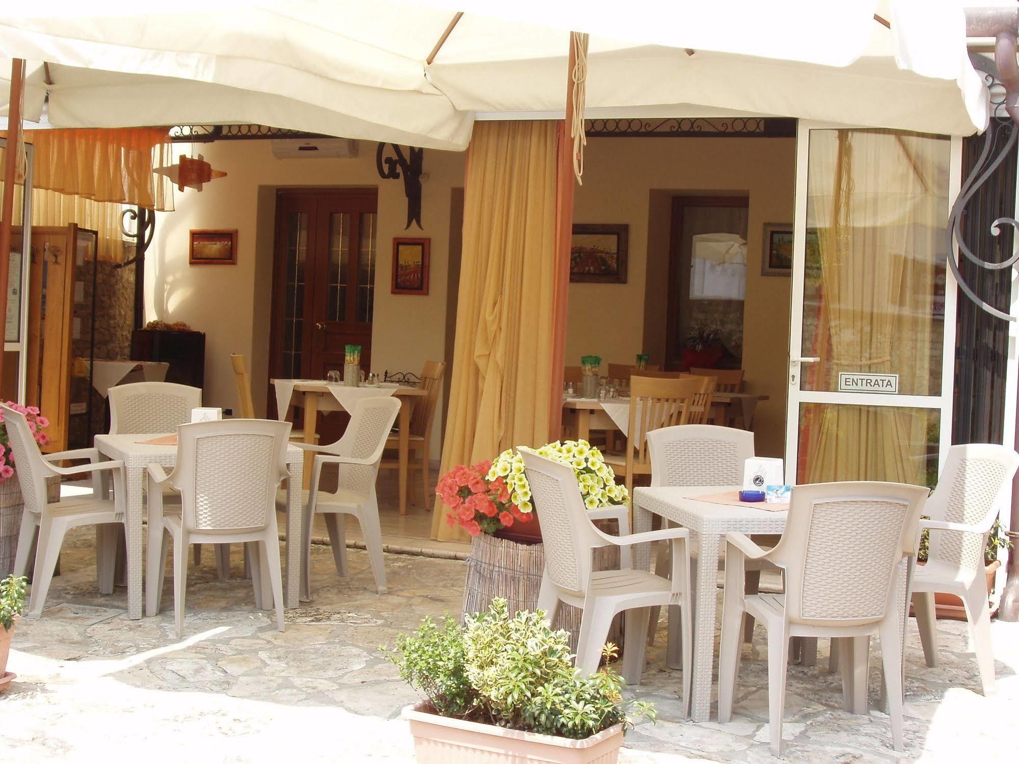 Locanda Ai Archi Di Andreola Monica Farra di Soligo Bagian luar foto